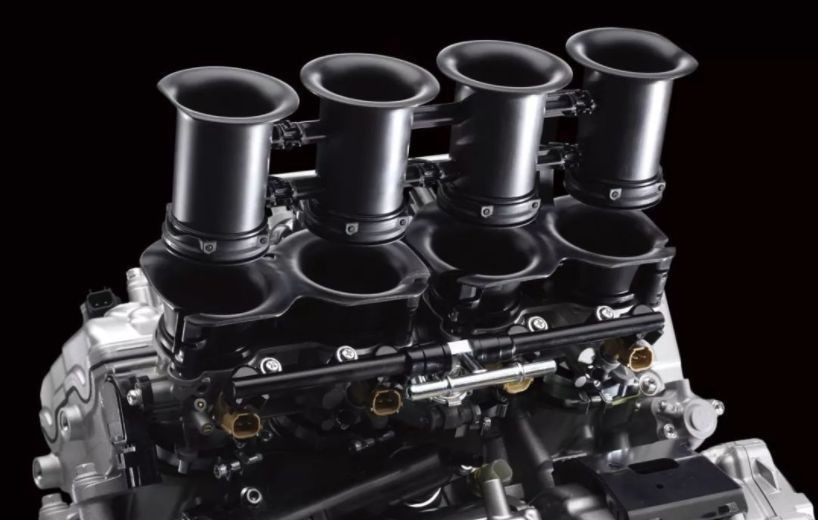 Engine exhaust system Engine exhaust system